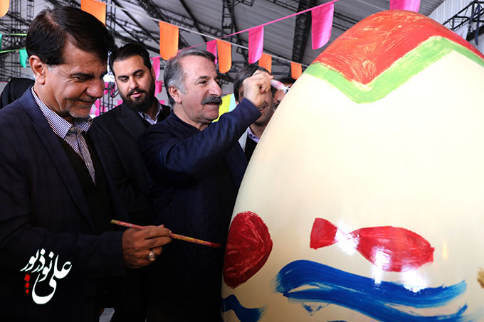 آغاز به کار جشنواره رنگ آمیزی تخم مرغ های بزرگ در منطقه22 آغاز به کار جشنواره رنگ آمیزی تخم مرغ های بزرگ در منطقه22